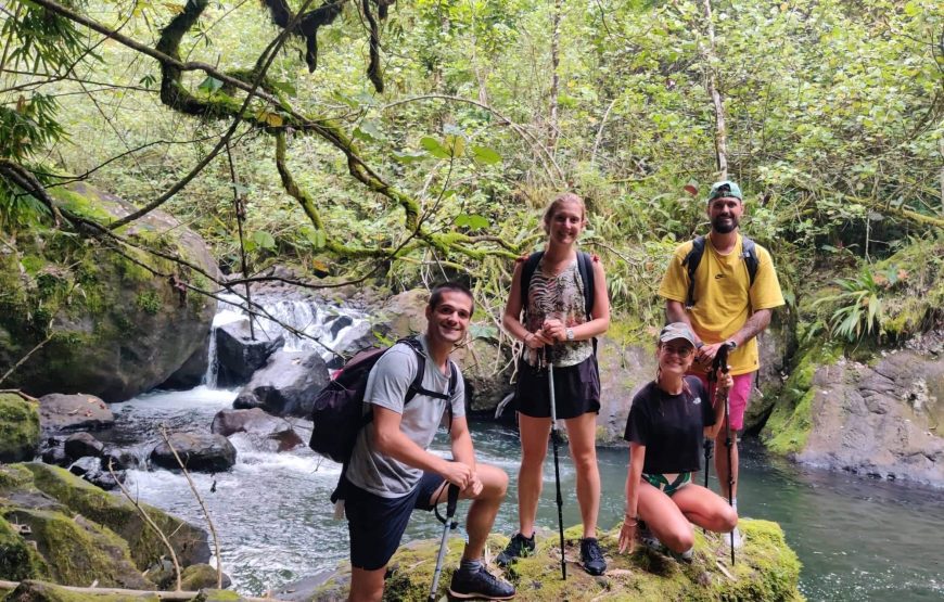 Microaventure Hike & Surf à Mahina – 1 journée