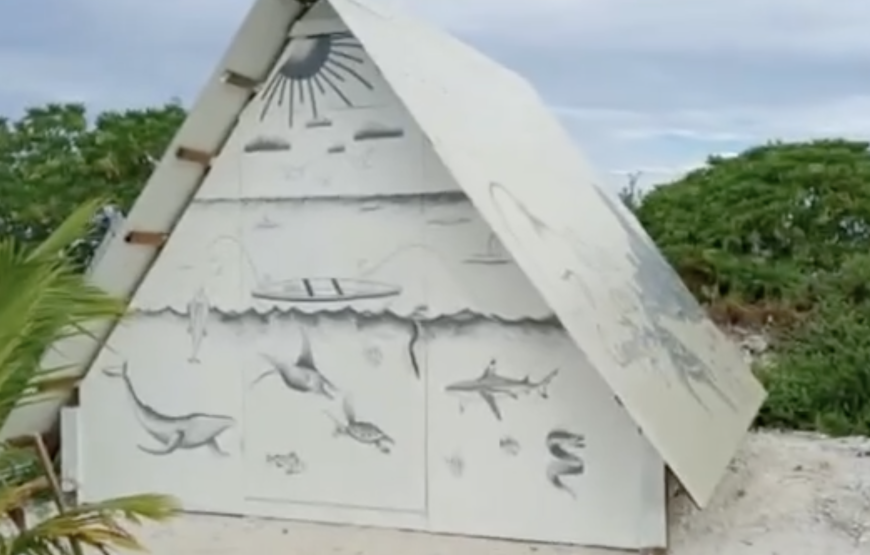 Camping sur motu à Bora Bora